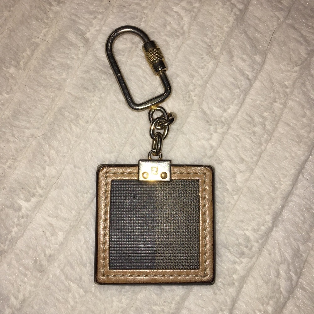 Vintage FENDI keychain ❤️💼😘